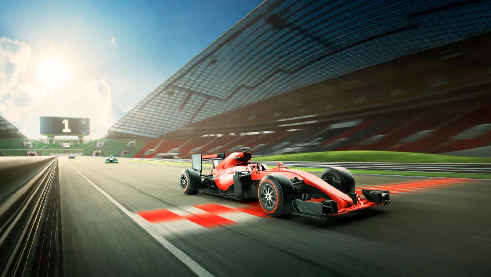 TV-skärm som visar Formel 1-race via IPTV med EPG och kanalguide synlig